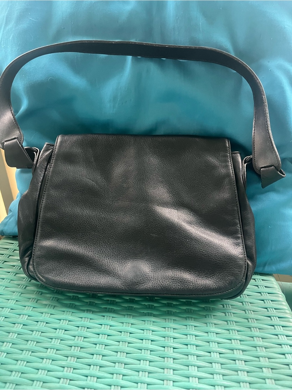 ✨ VINTAGE Valerie Stevens Black Genuine Leather Saddle Bag